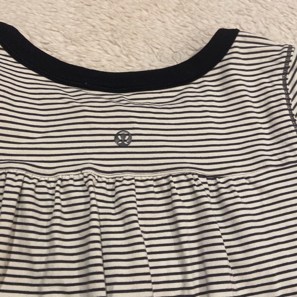 Lululemon Ling Sleeve Top - Picture 4 of 6